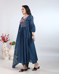 Kurti set with Embroidered Neck Patch